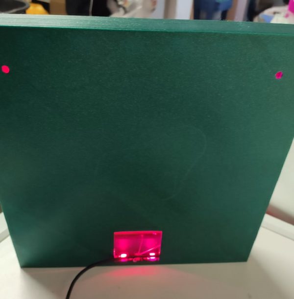LED-Schild mit Ihrem Logo (3D-Drucker & Laser) | 25x25cm RGB mit Fernbedienung